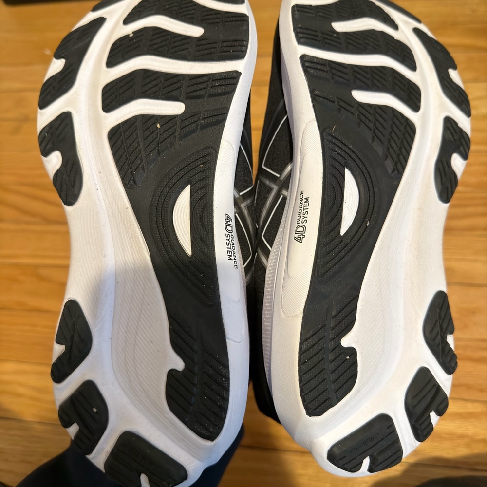 Asics Gel Kayano 32 Black and White Road Running Shoes - Picture 6 of 7